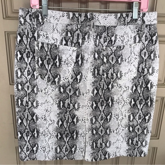D Jeans  Denim Skirt Sz12 Snake Print Zip Front Short Very Cute - Picture 3 of 10